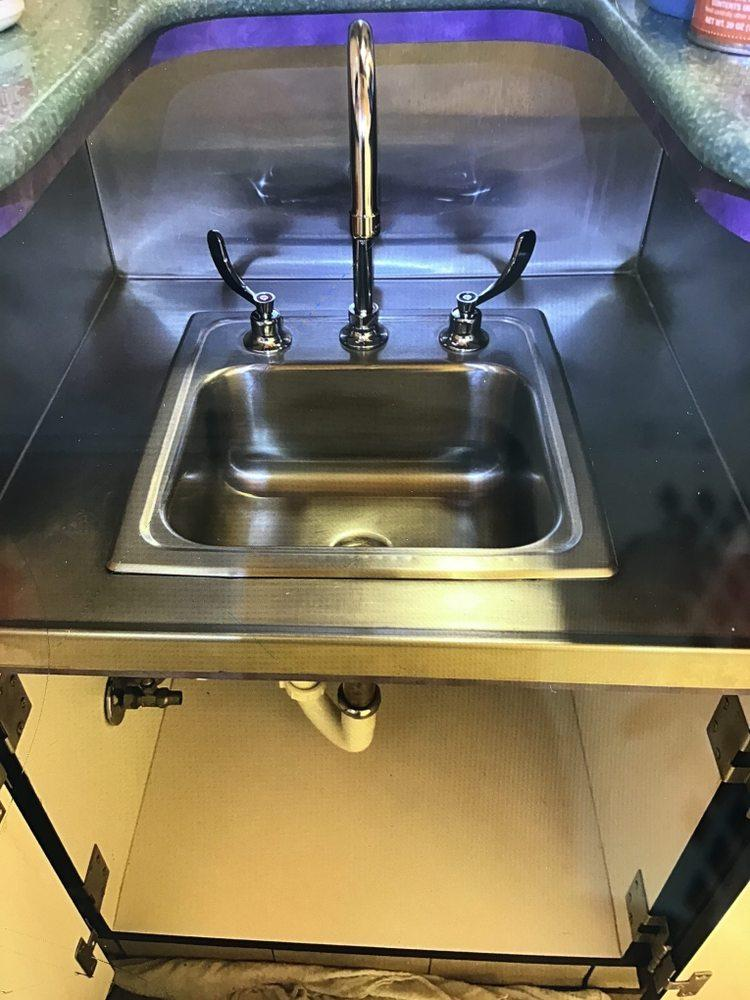 A bird’s eye-view of kitchen faucet.